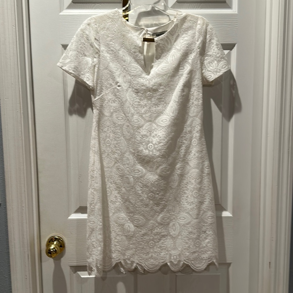 White Lace Dress, short sleeve Kensie, Size 6